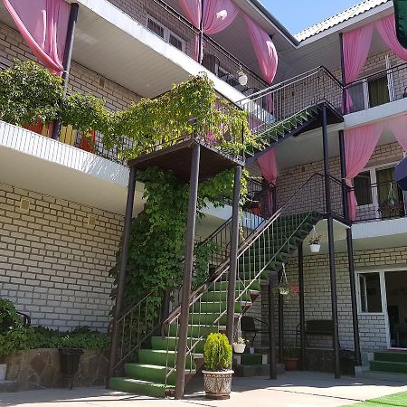 Hotel Flamingo ザイリズニー・ポート エクステリア 写真