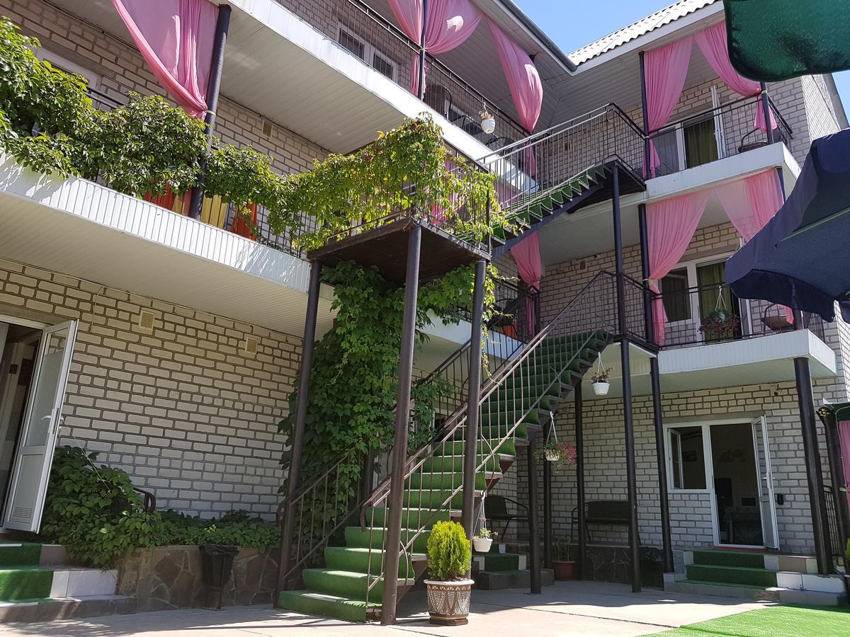 Hotel Flamingo ザイリズニー・ポート エクステリア 写真
